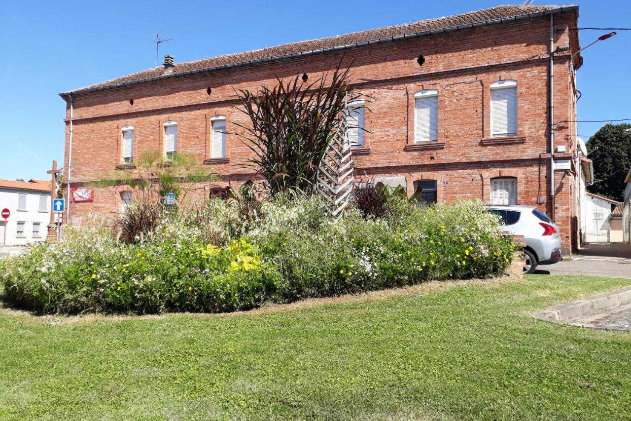 Atypique - 2 Avec Salles De Bains, Cuisine Equipee, Parking Gratuit