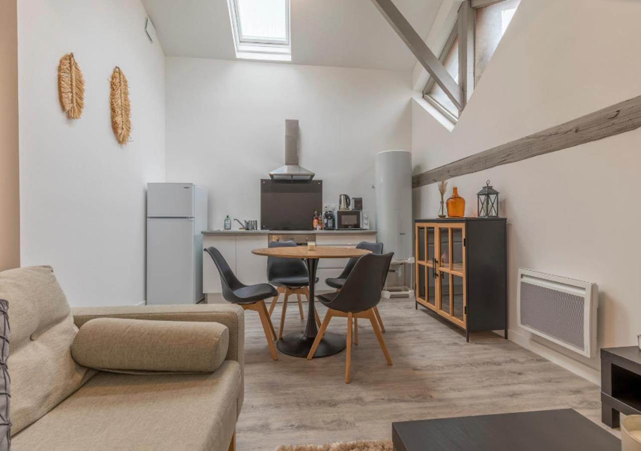 Apartamento Atypique - 2 Avec Salles De Bains, Cuisine Equipee, Parking Gratuit